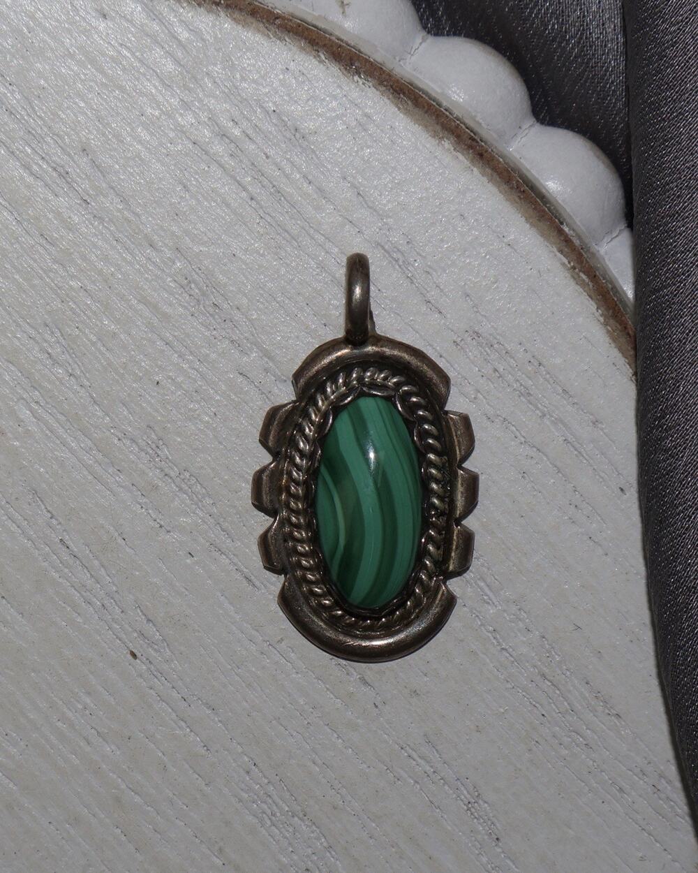 Navajo Sterling Silver Malachite Pendant 3.1G / 1in